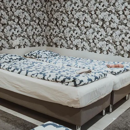 Apartamento Grand Comfort 3 Bedroom, 3 Bathroom, Ground Floor&fresh Air Cracóvia
