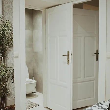 Grand Comfort 3 Bedroom, 3 Bathroom, Ground Floor&fresh Air كراكوفيا