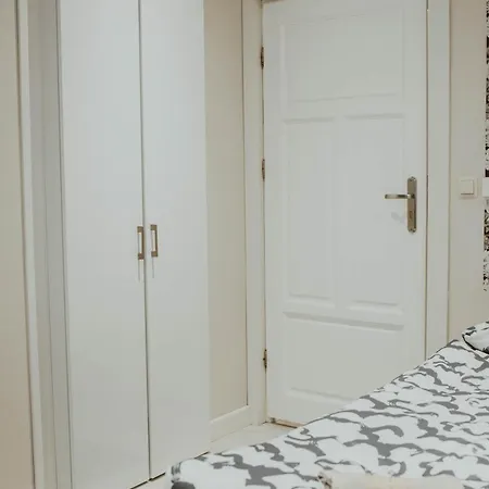 Grand Comfort 3 Bedroom, 3 Bathroom, Ground Floor&fresh Air Krasków