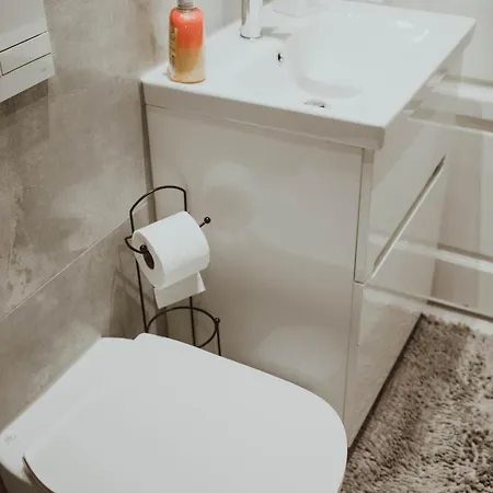 דירה Grand Comfort 3 Bedroom, 3 Bathroom, Ground Floor&fresh Air קרקוב