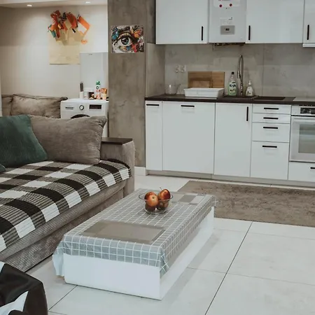 Grand Comfort 3 Bedroom, 3 Bathroom, Ground Floor&fresh Air