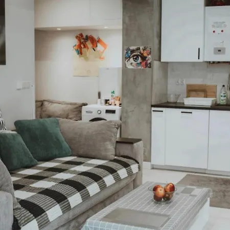 Grand Comfort 3 Bedroom, 3 Bathroom, Ground Floor&fresh Air * Krasków