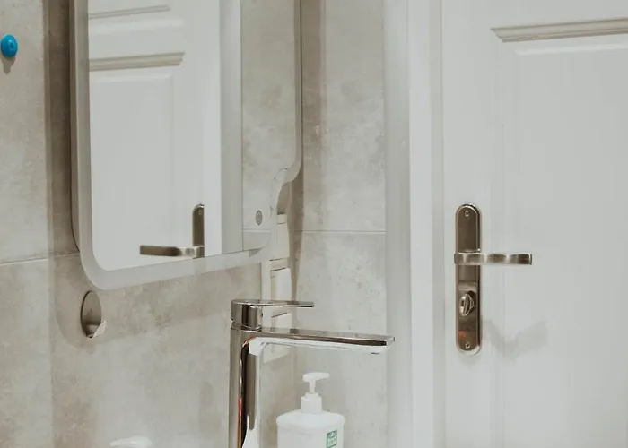 Grand Comfort 3 Bedroom, 3 Bathroom, Ground Floor&fresh Air * Kraków