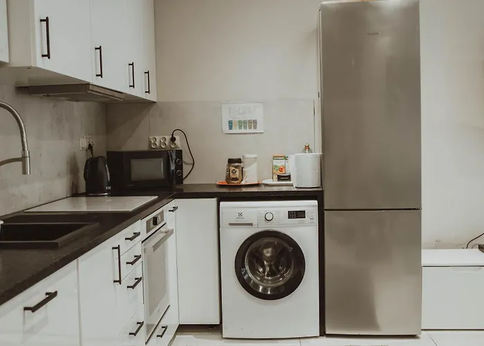 Grand Comfort 3 Bedroom, 3 Bathroom, Ground Floor&fresh Air