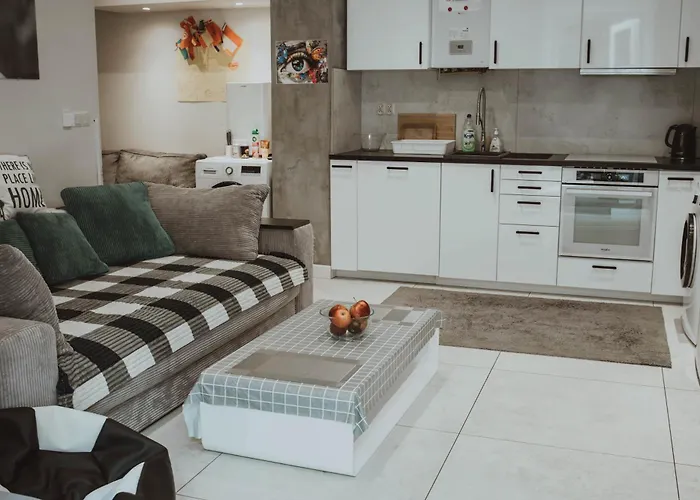 Grand Comfort 3 Bedroom, 3 Bathroom, Ground Floor&fresh Air