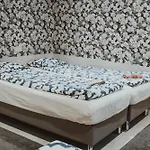 Lejlighed Grand Comfort 3 Bedroom, 3 Bathroom, Ground Floor&fresh Air Kraków